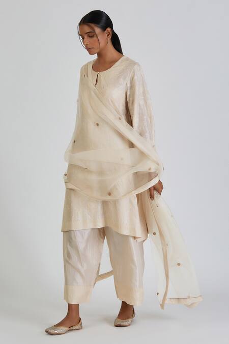 Shop Lajjoo C Ivory Silk Embroidery Anthemion Bloom Round Neck Hira Kurta With Palazzo Online at Aza Fashions Shop_Lajjoo C_Ivory Silk Embroidery Anthemion Bloom Round Neck Hira Kurta With Palazzo _Online_at_Aza_Fashions