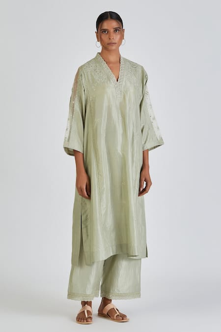 Lajjoo C Green Silk Embroidered Resham Raised Neck Srija Floral Kurta With Pant 