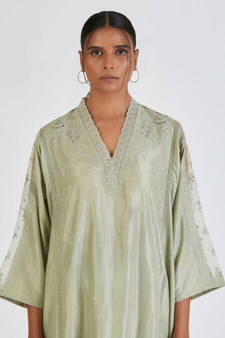 Lajjoo C Green Silk Embroidered Resham Raised Neck Srija Floral Kurta With Pant Online at Aza Fashions Lajjoo C_Green Silk Embroidered Resham Raised Neck Srija Floral Kurta With Pant _Online_at_Aza_Fashions