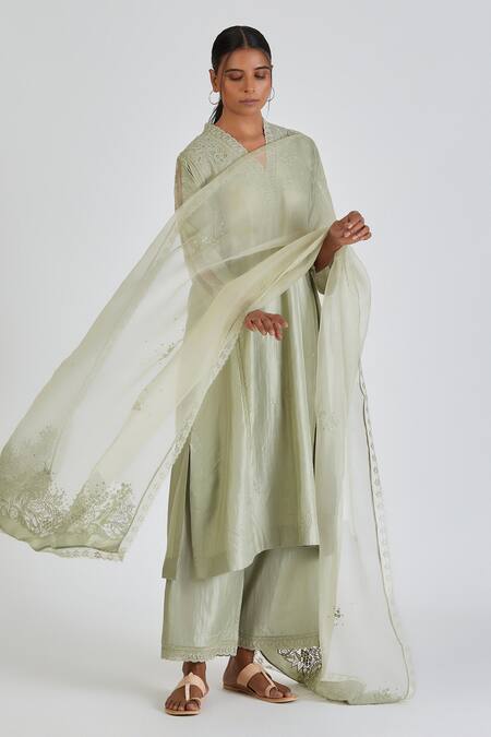 Shop Lajjoo C Green Silk Embroidered Resham Raised Neck Srija Floral Kurta With Pant Online at Aza Fashions Shop_Lajjoo C_Green Silk Embroidered Resham Raised Neck Srija Floral Kurta With Pant _Online_at_Aza_Fashions