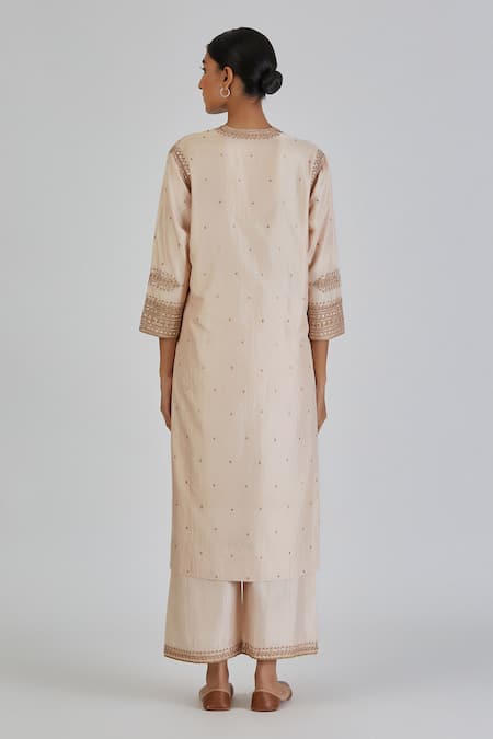 Shop Lajjoo C Ivory Silk Embroidered Zardozi V-neck Neva Kurta With Pant at Aza Fashions Shop_Lajjoo C_Ivory Silk Embroidered Zardozi V-neck Neva Kurta With Pant _at_Aza_Fashions