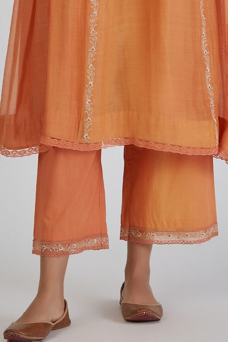 Lajjoo C_Peach Chanderi Embroidered Resham Round Saanvi Kurta With Pant _Online_at_Aza_Fashions