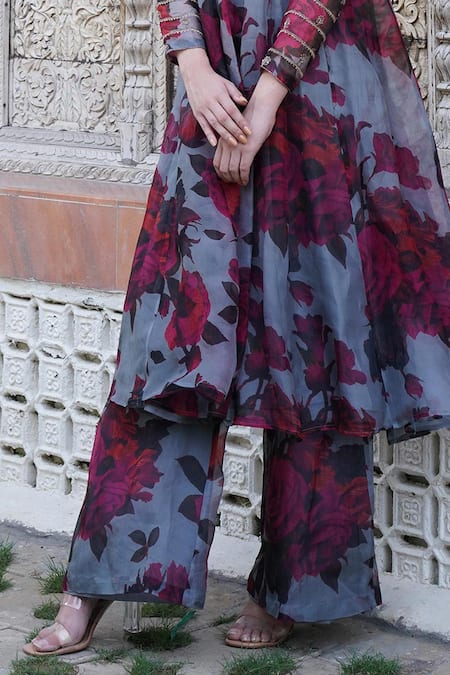 Astha Narang Green Organza Sequins, Embroidery Round Neck Floral Print Kurta And Palazzo Set Online at Aza Fashions Astha Narang_Green Organza Sequins, Embroidery Round Neck Floral Print Kurta And Palazzo Set _Online_at_Aza_Fashions