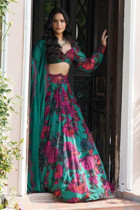 Astha Narang Green Chiffon Sequins, Embroidery Sweetheart Neck Floral Print Lehenga Set at Aza Fashions Astha Narang_Green Chiffon Sequins, Embroidery Sweetheart Neck Floral Print Lehenga Set _at_Aza_Fashions