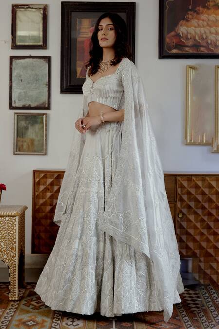 Shop Moledro White Silk, Brocade, Tissue Pearls, Aab Floral Embroidered Bridal Lehenga Set Online at Aza Fashions Shop_Moledro_White Silk, Brocade, Tissue Pearls, Aab Floral Embroidered Bridal Lehenga Set _Online_at_Aza_Fashions
