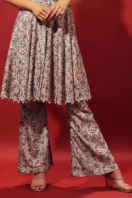 Sammohi By Moksha And Hiral Ivory Crepe, Silk Beads Collared Floral Print Kurta With Pant Online at Aza Fashions Sammohi By Moksha And Hiral_Ivory Crepe, Silk Beads Collared Floral Print Kurta With Pant _Online_at_Aza_Fashions