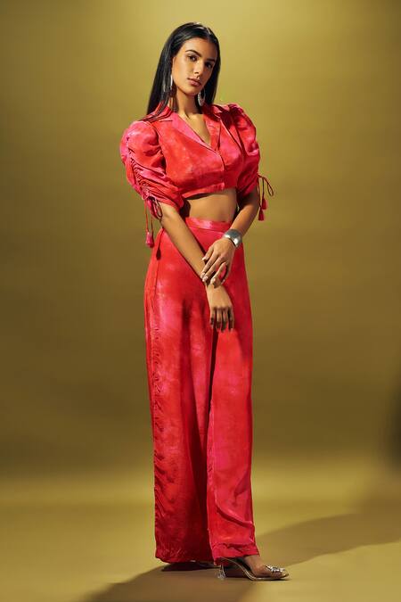 Sammohi By Moksha And Hiral Pink Crepe, Silk Collared Tie Dye Pattern Cropped Top With Pant Online at Aza Fashions Sammohi By Moksha And Hiral_Pink Crepe, Silk Collared Tie Dye Pattern Cropped Top With Pant _Online_at_Aza_Fashions