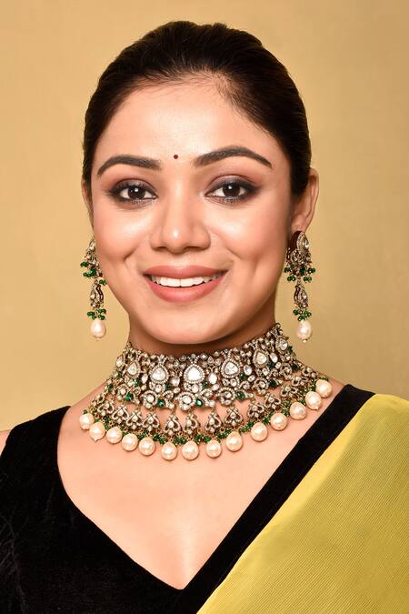 Preeti Mohan_Green Pearls, Stones Studded Floral Pattern Necklace Set _at_Aza_Fashions