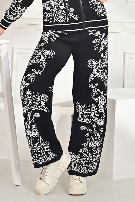 Crimp Black Polyester Embroidery V-neck Myra Floral Pattern Hoodie And Pant Set Online at Aza Fashions Crimp_Black Polyester Embroidery V-neck Myra Floral Pattern Hoodie And Pant Set_Online_at_Aza_Fashions