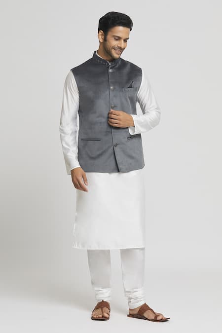 Aryavir Malhotra Straight Plain Bundi Kurta Set 