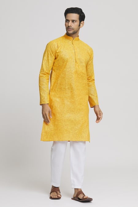 Arihant Rai Sinha Textured Pattern Mandarin Collar Kurta With Pant 