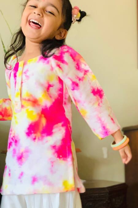 Rage Attire-Sweta Saria Multi Color Cotton Batik Dye Kurta And Patiala Set Online at Aza Fashions Rage Attire-Sweta Saria_Multi Color Cotton Batik Dye Kurta And Patiala Set _Online_at_Aza_Fashions