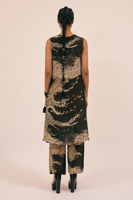Amka Moori Ripple Effect Print Gathered Waist Kurta 
