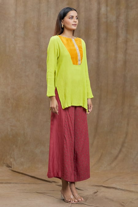 Ezra_Green Plain Boat Neck Full Sleeve Colorblock Top_Online_at_Aza_Fashions