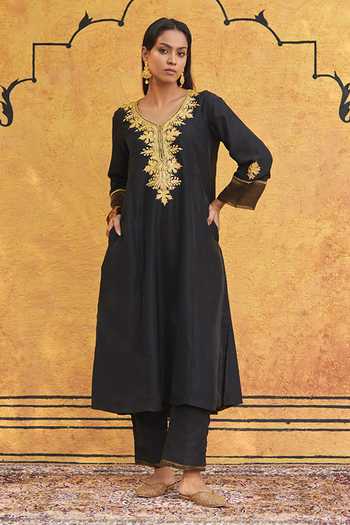 Weaver Story_Black Silk, Georgette Embroidery Pure Tilla Kurta Set _Online_at_Aza_Fashions