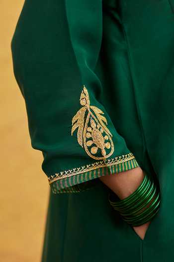 Buy_Weaver Story_Green Silk, Georgette Embroidery Split V-neck Tilla Kurta Set 