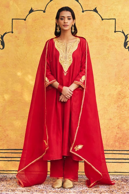 Weaver Story Red Silk, Georgette Embroidery Split V-neck Tilla Hand Kurta Set 