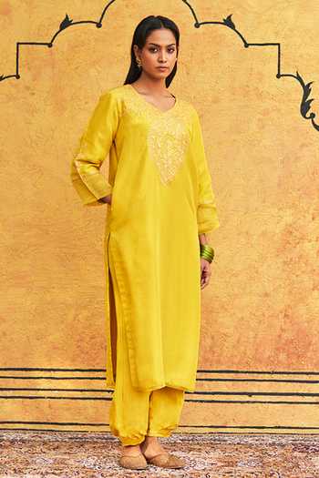 Weaver Story_Yellow Silk, Georgette Embroidery Asymmetric Floral Tilla Hand Kurta Set _Online_at_Aza_Fashions