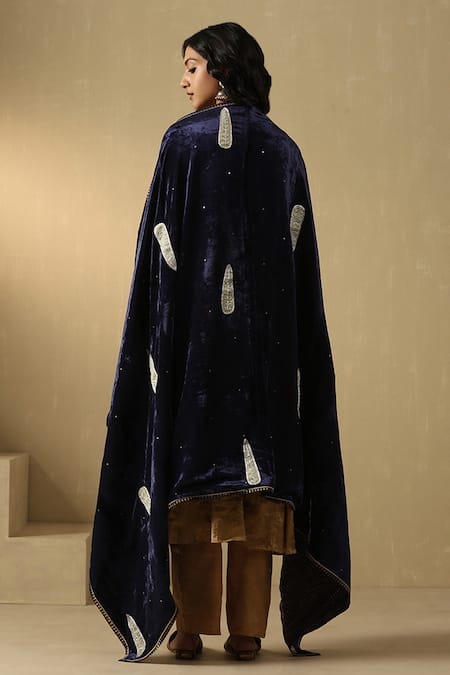 Weaver Story Leaf Hand Embroidered Doshala 