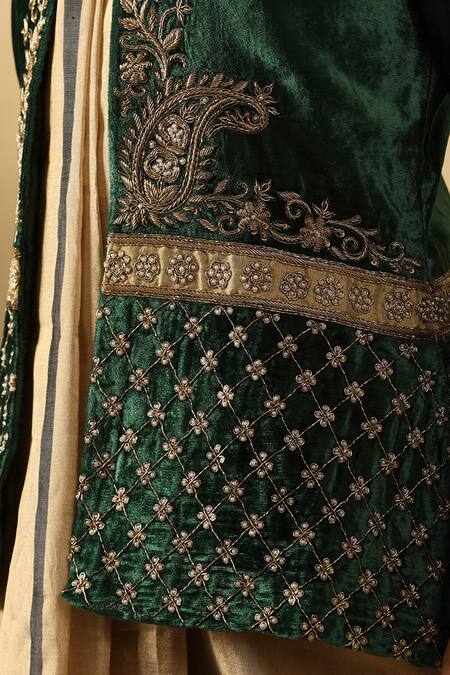 Shop_Weaver Story_Green Velvet Embroidery Round Neck Zardozi Hand Jacket _Online_at_Aza_Fashions
