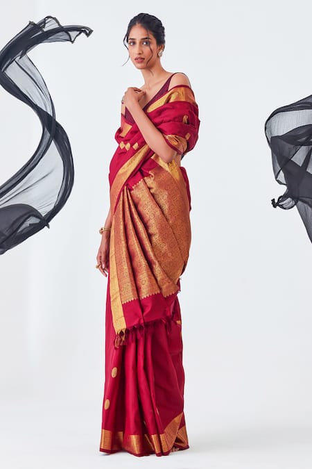 Paaprika Silk Zari Woven Kanjeevaram Saree With Unstitched Blouse Piece 