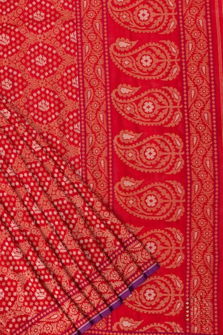 Paaprika Red Cotton, Silk Paisley Handwoven Jamdani Saree With Unstitched Blouse Piece Online at Aza Fashions Paaprika_Red Cotton, Silk Paisley Handwoven Jamdani Saree With Unstitched Blouse Piece_Online_at_Aza_Fashions