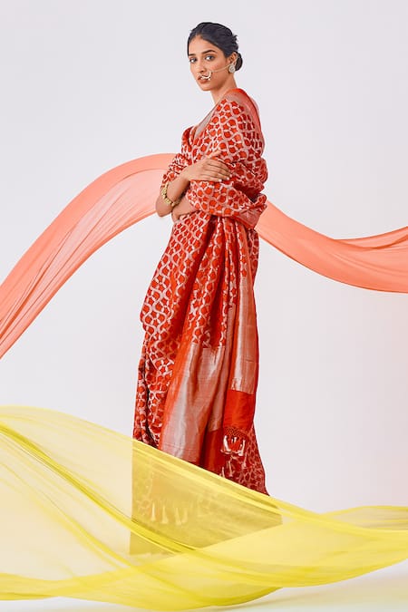 Paaprika Vine Jaal Woven Silk Saree With Unstitched Blouse Piece 
