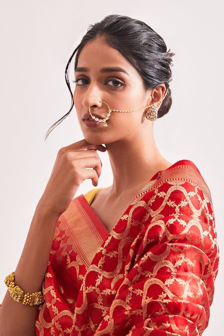 Buy_Paaprika_Red Silk Embroidery Vine Jaal Woven Saree With Unstitched Blouse Piece _Online_at_Aza_Fashions