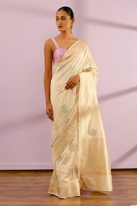 Paaprika Bloom Joy Woven Banarasi Saree With Unstitched Blouse Piece 