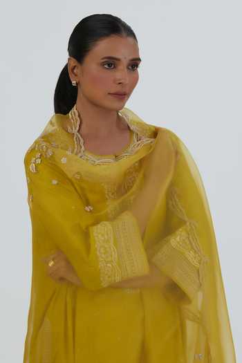 Lajjoo C_Yellow Organza Embroidery Gardenia Reeni Dupatta _Online_at_Aza_Fashions