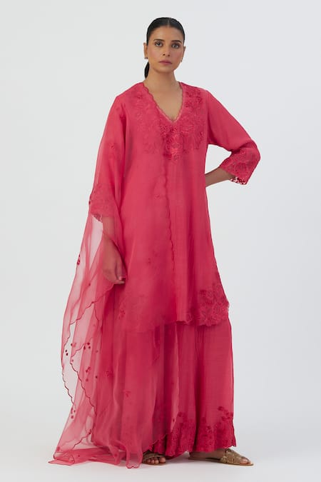 Shop Lajjoo C Pink Organza Embroidery Ditsy Priya Dupatta at Aza Fashions Shop_Lajjoo C_Pink Organza Embroidery Ditsy Priya Dupatta _at_Aza_Fashions