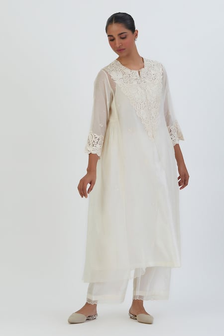 Lajjoo C Ivory Kurta Chanderi Embroidered Thread Round Prisha And Pant Set