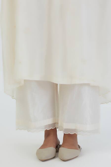 Shop_Lajjoo C_Ivory Kurta Chanderi Embroidered Thread Round Prisha And Pant Set _Online_at_Aza_Fashions