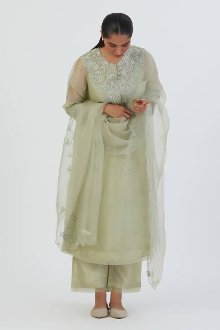 Lajjoo C_Green Kurta Chanderi Embroidered Thread Round Prisha And Pant Set _Online_at_Aza_Fashions