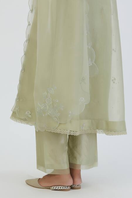 Buy_Lajjoo C_Green Kurta Chanderi Embroidered Thread Round Prisha And Pant Set _Online_at_Aza_Fashions