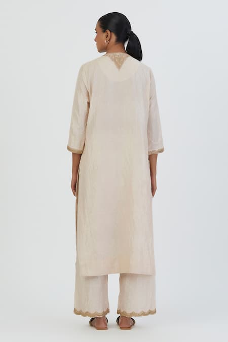 Shop Lajjoo C White Silk Embroidered Thread Round Smita Kurta With Pant at Aza Fashions Shop_Lajjoo C_White Silk Embroidered Thread Round Smita Kurta With Pant _at_Aza_Fashions