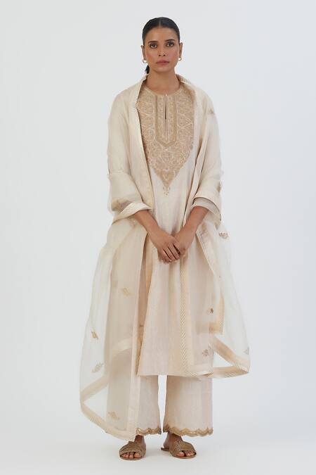 Lajjoo C White Silk Embroidered Thread Round Smita Kurta With Pant Online at Aza Fashions Lajjoo C_White Silk Embroidered Thread Round Smita Kurta With Pant _Online_at_Aza_Fashions