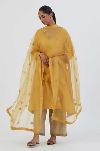 Lajjoo C Yellow Silk Embroidered Thread Scalloped Rati Placement Kurta With Pant Online at Aza Fashions Lajjoo C_Yellow Silk Embroidered Thread Scalloped Rati Placement Kurta With Pant _Online_at_Aza_Fashions