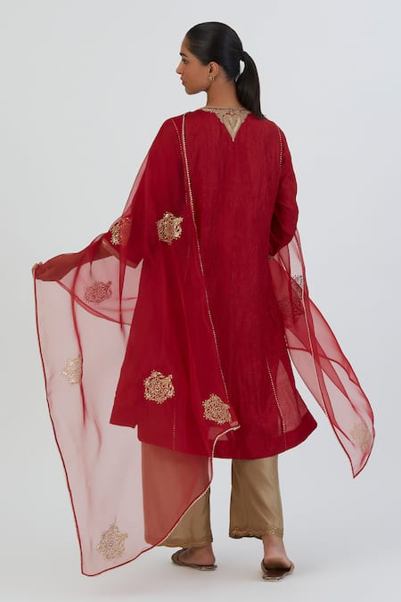 Shop Lajjoo C Red Organza Embroidered Thread Deepa Dupatta at Aza Fashions Shop_Lajjoo C_Red Organza Embroidered Thread Deepa Dupatta _at_Aza_Fashions