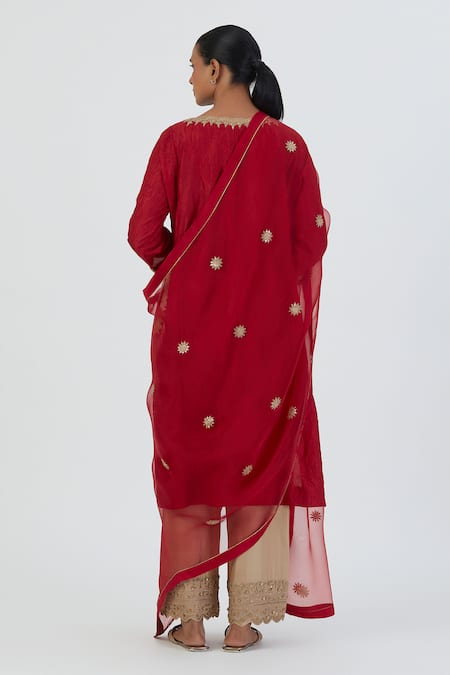 Shop Lajjoo C Red Organza Embroidered Thread Sitara Blossom Dupatta at Aza Fashions Shop_Lajjoo C_Red Organza Embroidered Thread Sitara Blossom Dupatta _at_Aza_Fashions