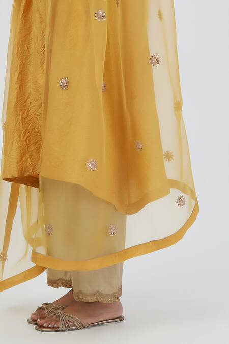 Lajjoo C_Yellow Organza Embroidered Thread Sitara Floral Dupatta _Online_at_Aza_Fashions