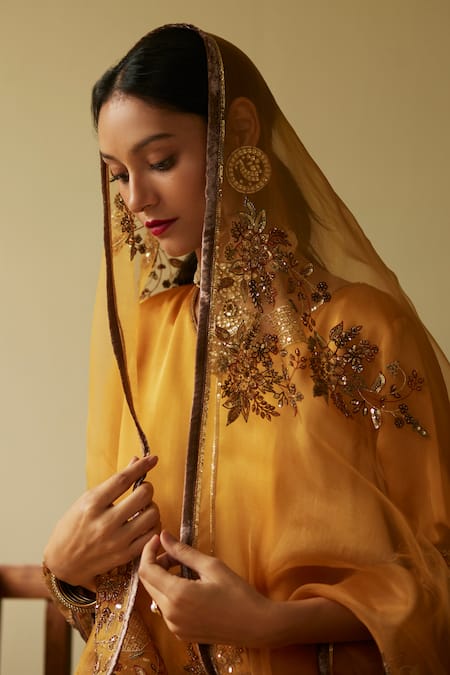Sarang Kaur Yellow Organza, Silk Embroidery Arya Hand Dupatta at Aza Fashions Sarang Kaur_Yellow Organza, Silk Embroidery Arya Hand Dupatta _at_Aza_Fashions
