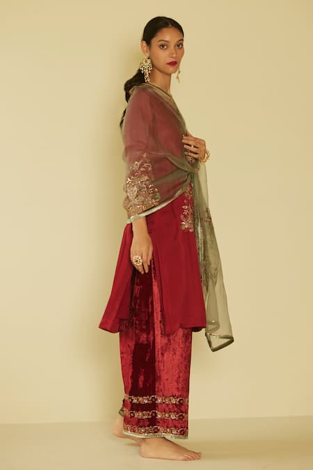 Sarang Kaur Blue Organza, Silk Embroidery Arya Dupatta Online at Aza Fashions Sarang Kaur_Blue Organza, Silk Embroidery Arya Dupatta _Online_at_Aza_Fashions