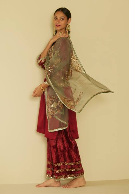 Buy Sarang Kaur Blue Organza, Silk Embroidery Arya Dupatta Online at Aza Fashions Buy_Sarang Kaur_Blue Organza, Silk Embroidery Arya Dupatta _Online_at_Aza_Fashions