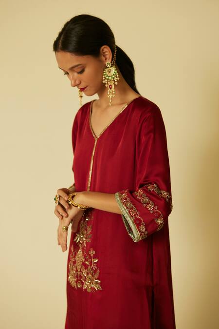 Sarang Kaur Red Satin, Silk, Velvet Embroidery V-neck Arya Kurta And Pant Set Online at Aza Fashions Sarang Kaur_Red Satin, Silk, Velvet Embroidery V-neck Arya Kurta And Pant Set _Online_at_Aza_Fashions