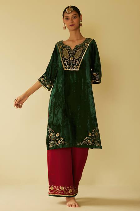 Buy Sarang Kaur Green Velvet, Muslin, Silk Embroidery Split V-neck Meera Hand Kurta And Pant Set Online at Aza Fashions Buy_Sarang Kaur_Green Velvet, Muslin, Silk Embroidery Split V-neck Meera Hand Kurta And Pant Set _Online_at_Aza_Fashions