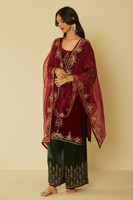 Shop Sarang Kaur Red Organza, Silk Embroidery Bageecha Hand Dupatta Online at Aza Fashions Shop_Sarang Kaur_Red Organza, Silk Embroidery Bageecha Hand Dupatta _Online_at_Aza_Fashions