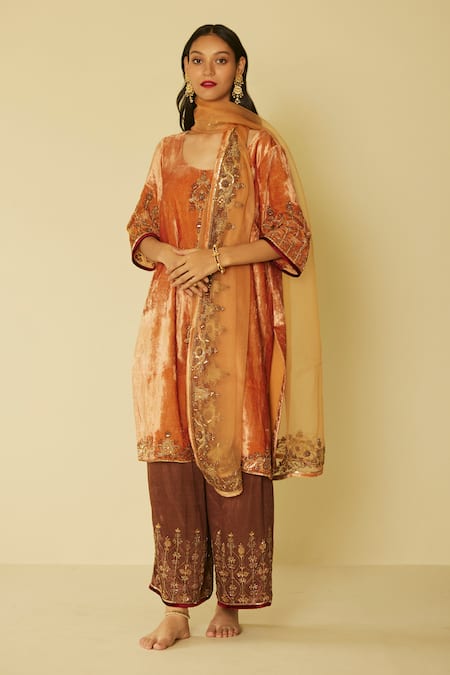 Buy Sarang Kaur Peach Organza, Silk Embroidery Bageecha Dupatta Online at Aza Fashions Buy_Sarang Kaur_Peach Organza, Silk Embroidery Bageecha Dupatta _Online_at_Aza_Fashions