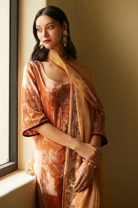 Shop Sarang Kaur Peach Organza, Silk Embroidery Bageecha Dupatta Online at Aza Fashions Shop_Sarang Kaur_Peach Organza, Silk Embroidery Bageecha Dupatta _Online_at_Aza_Fashions