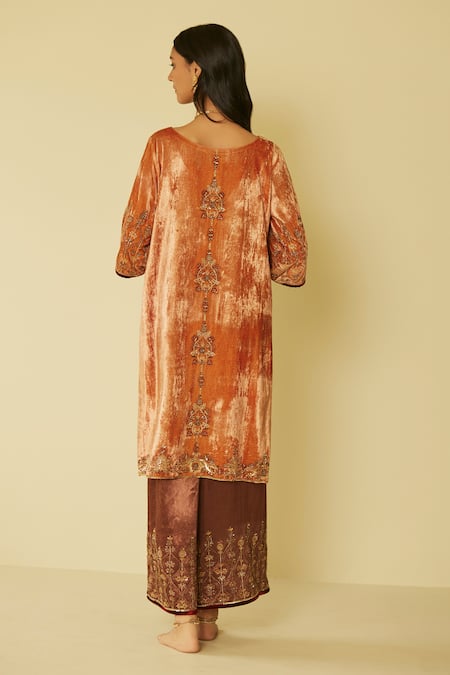 Shop Sarang Kaur Peach Velvet Embroidery Round Neck Bageecha Kurta And Pant Set at Aza Fashions Shop_Sarang Kaur_Peach Velvet Embroidery Round Neck Bageecha Kurta And Pant Set _at_Aza_Fashions